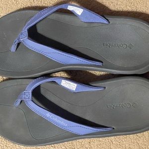 Columbia flip flops worn once